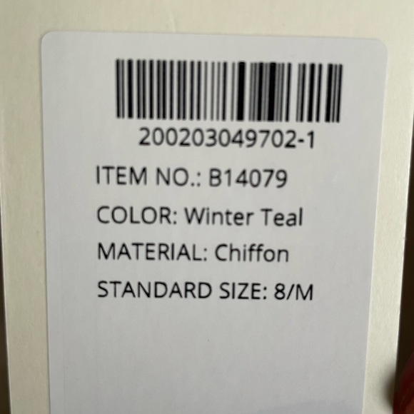 Dress - Picture 3 of 4